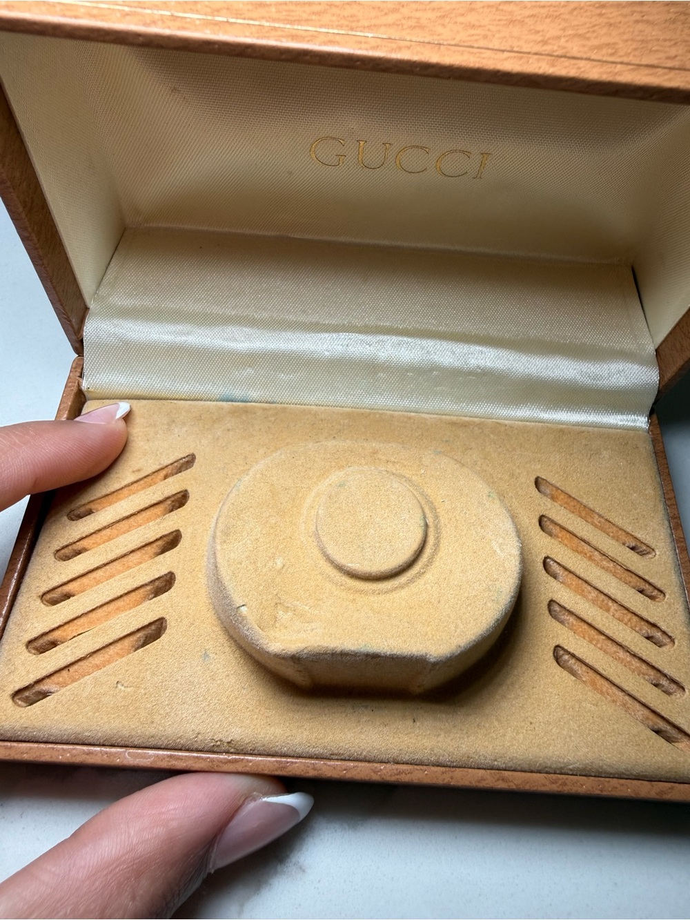 Gucci Authentic Empty Box Only - 1100-11/12-11/12.2💃Ladies Watch Good Condition - Picture 4 of 12